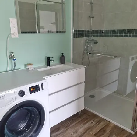 De L'impasse Almeneches